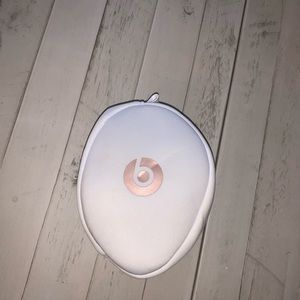 Beats Solo2 On-Ear Wireless Headphones - Rose Gold